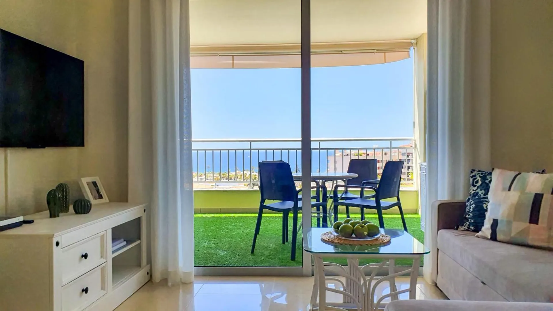 Ocean View & Sunset Palm-Mar, Pool, Parking Apartment