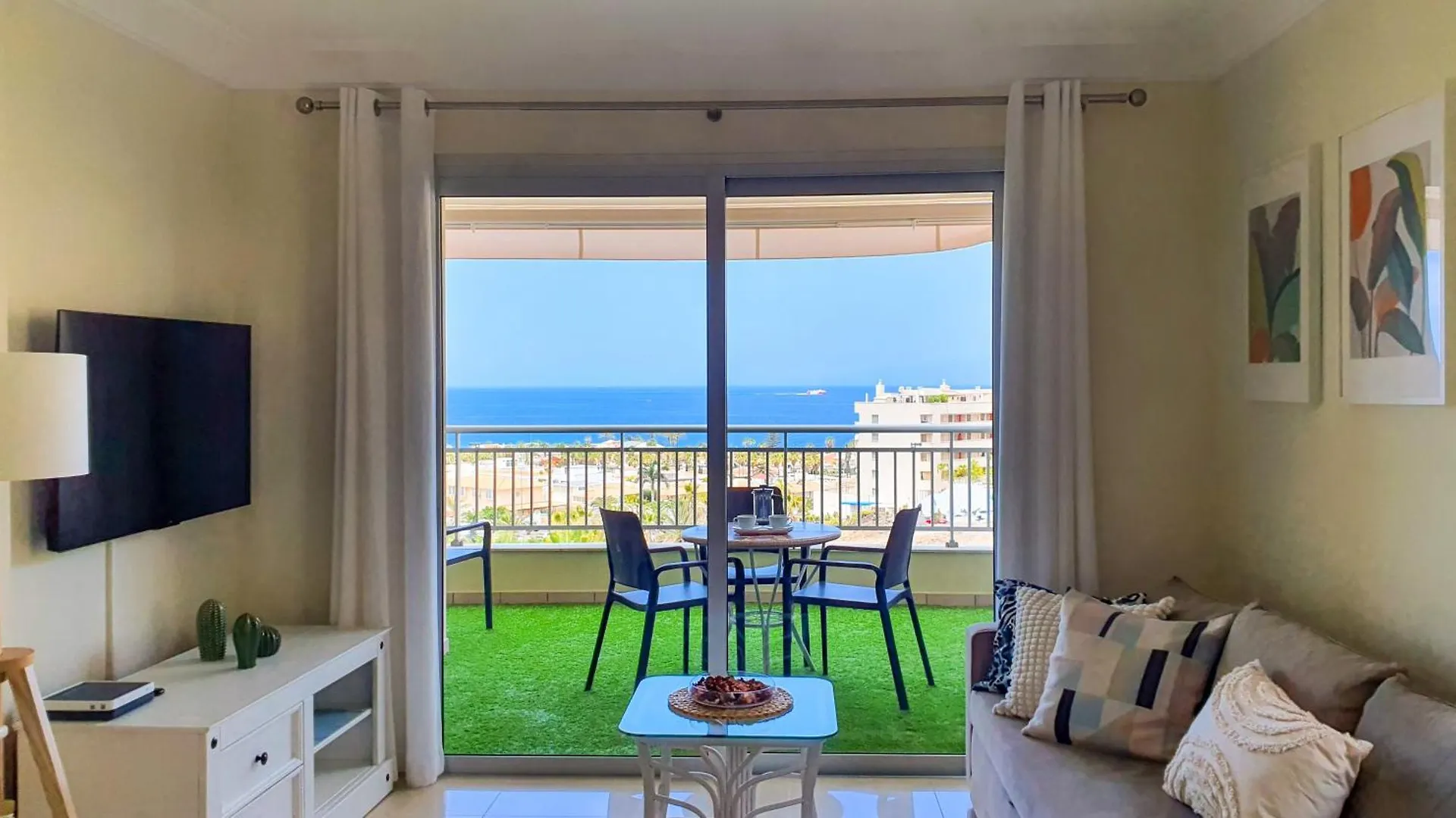 Ocean View & Sunset Palm-Mar, Pool, Parking location