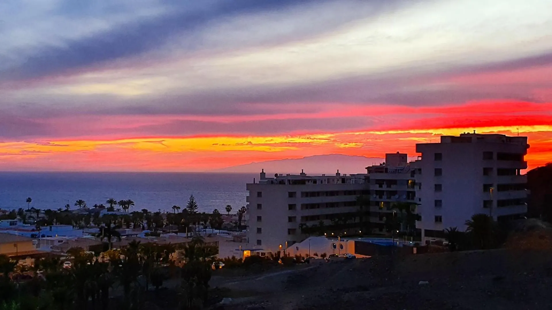 Ocean View & Sunset Palm-Mar, Pool, Parking Apartment